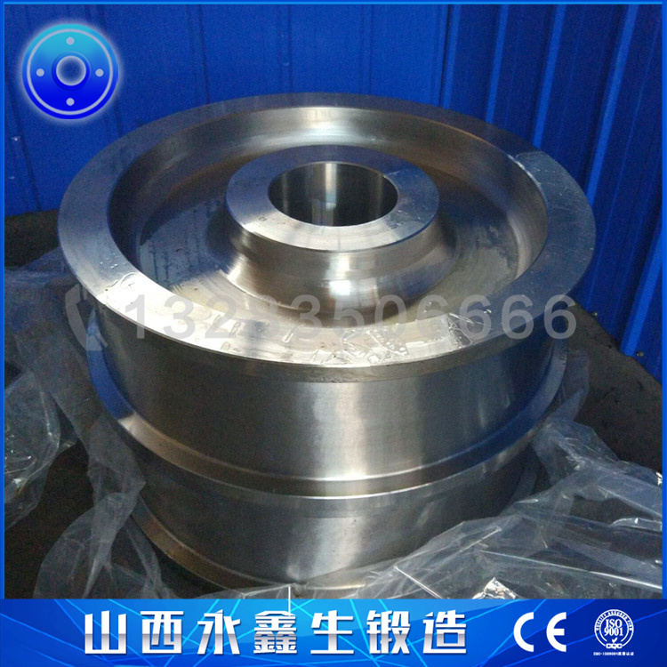 鍛造港機(jī)車輪